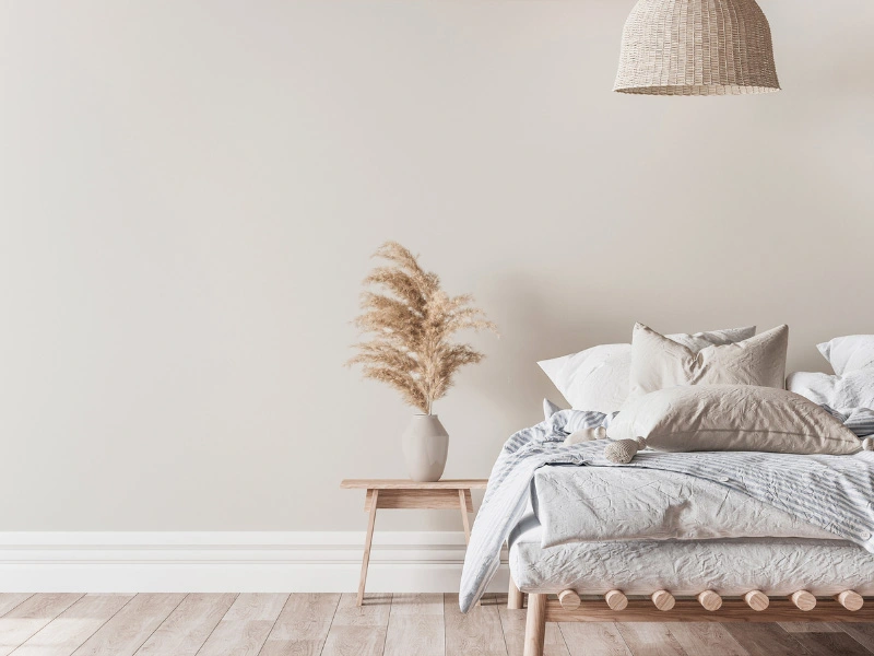 airy-minimalist-bedroom-with-off-white-beige-colored-walls